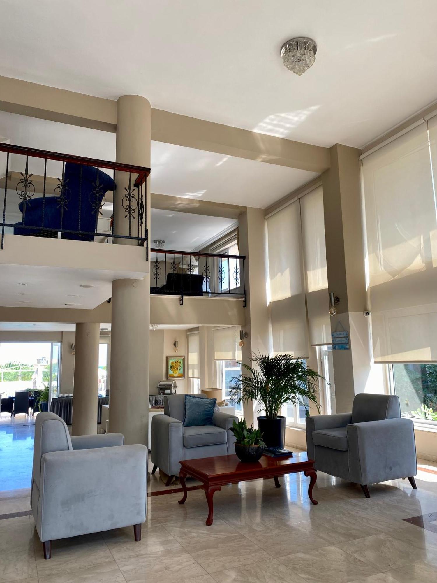 The Prince Inn Hotel & Villas Agios Georgios  Extérieur photo