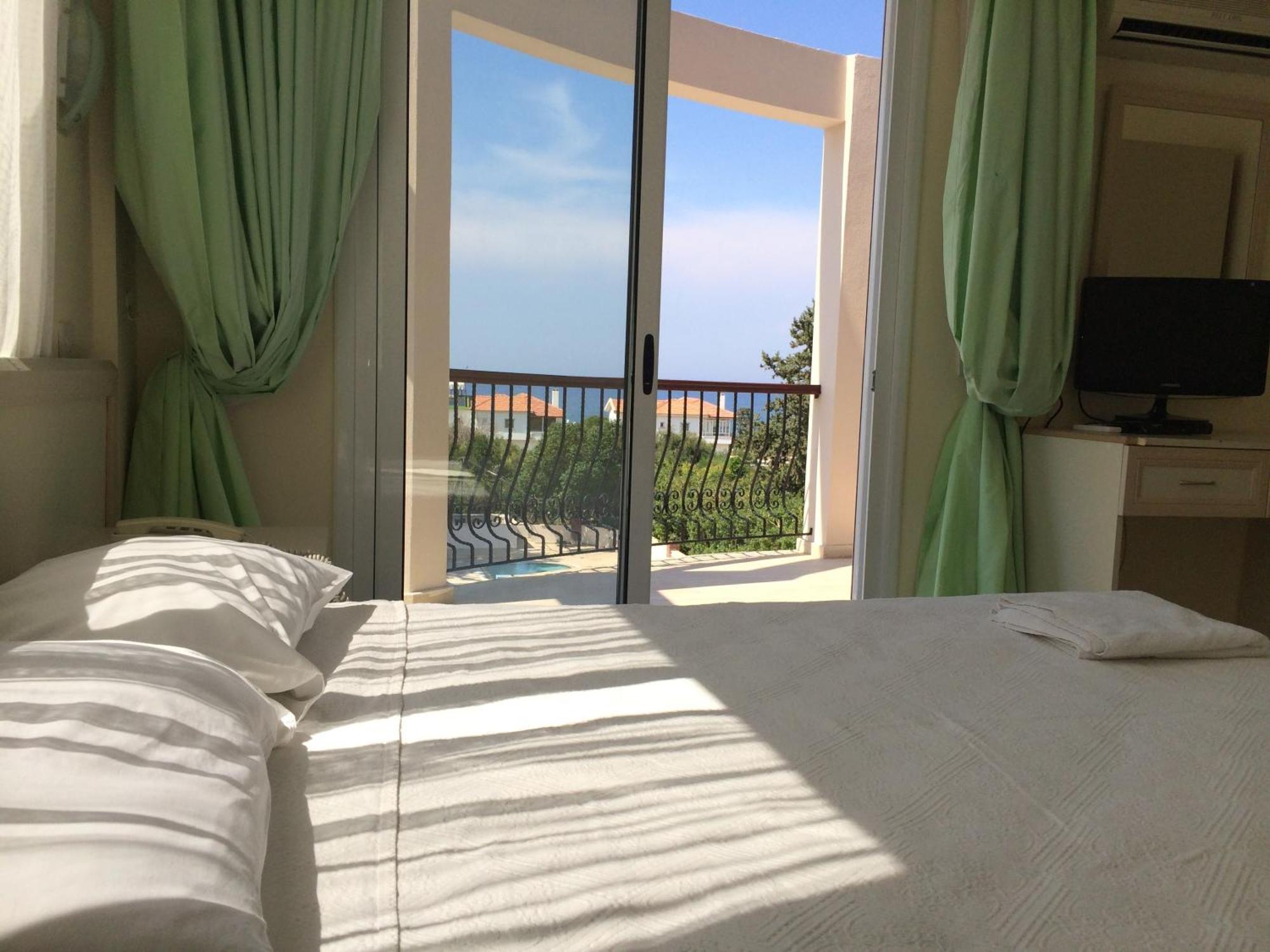 The Prince Inn Hotel & Villas Agios Georgios  Extérieur photo
