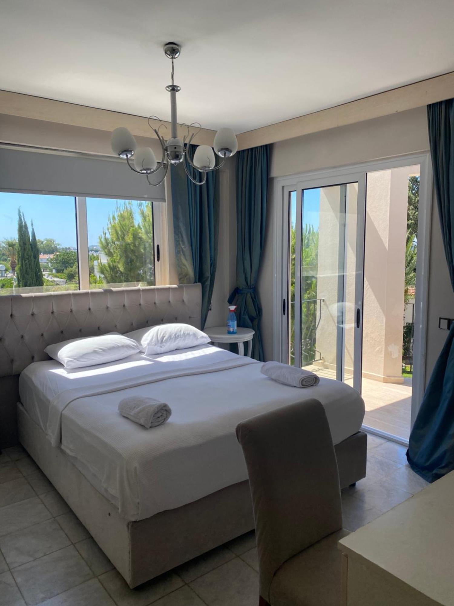 The Prince Inn Hotel & Villas Agios Georgios  Extérieur photo