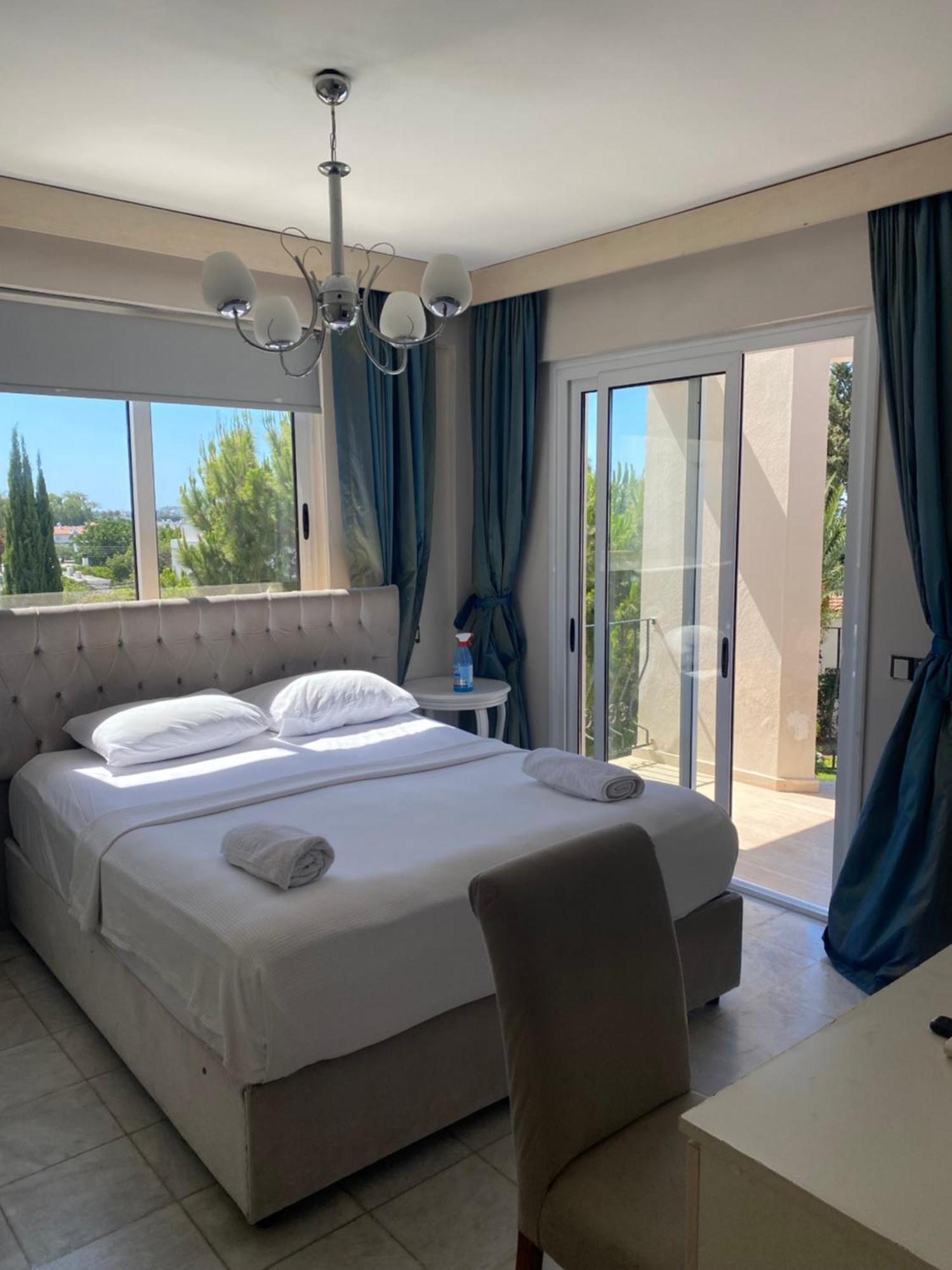 The Prince Inn Hotel & Villas Agios Georgios  Extérieur photo