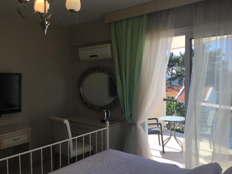 The Prince Inn Hotel & Villas Agios Georgios  Extérieur photo